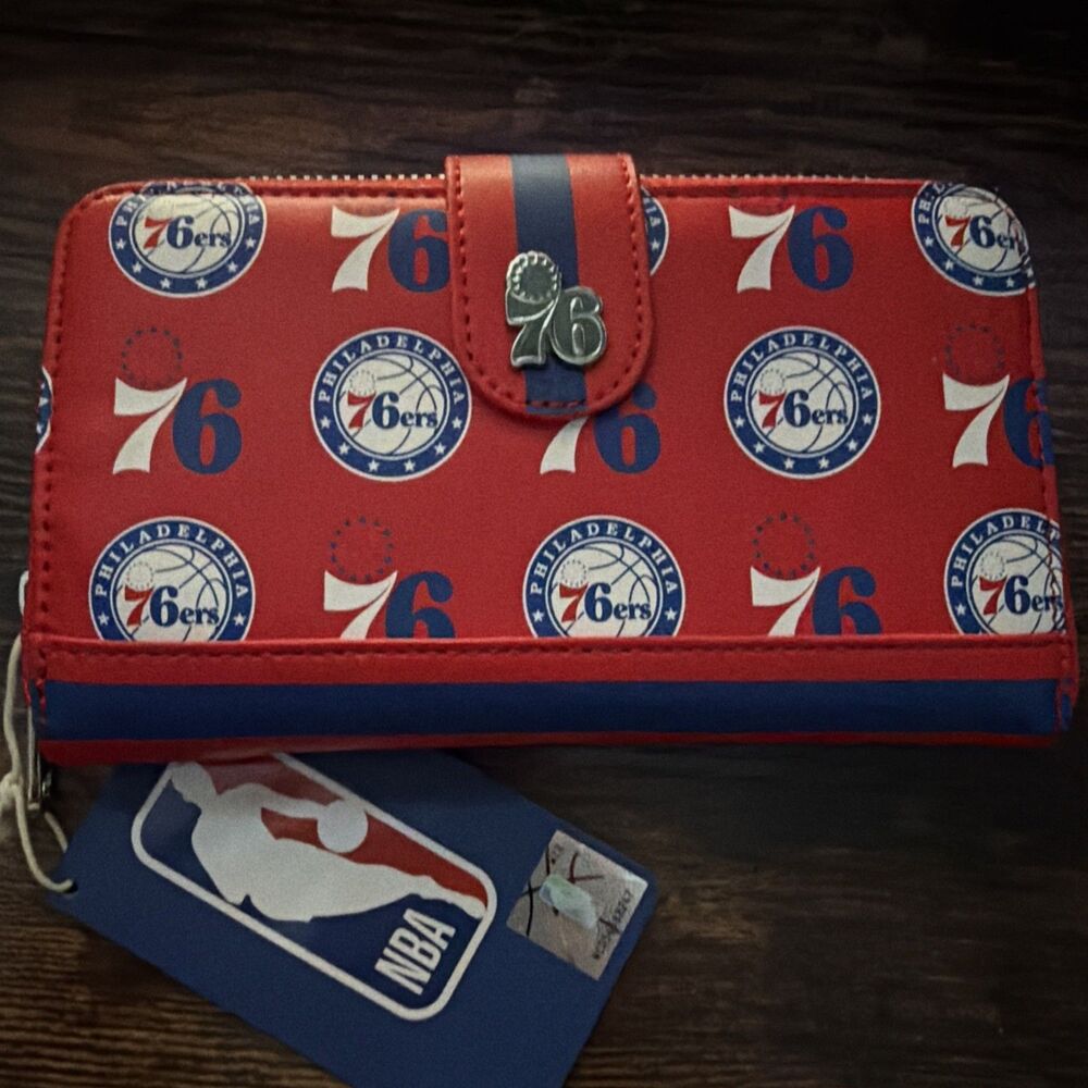 NBA Philadelphia 76ers Loungefly Logo Zip Around snap Wallet New with tags